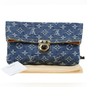 Like new LOUIS VUITTON Monogram Denim Pochette Plat Clutch Blue